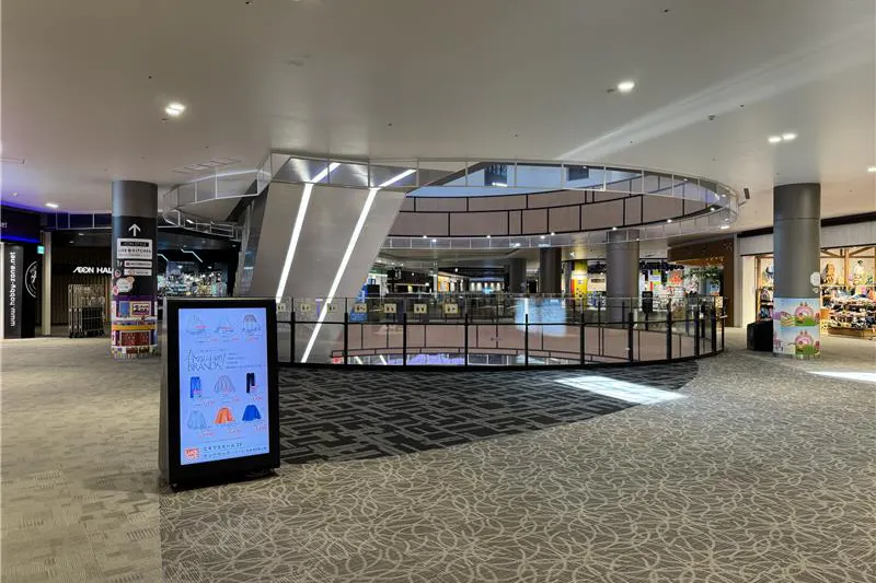 【イオンモール幕張新都心】ホビーゾーン前