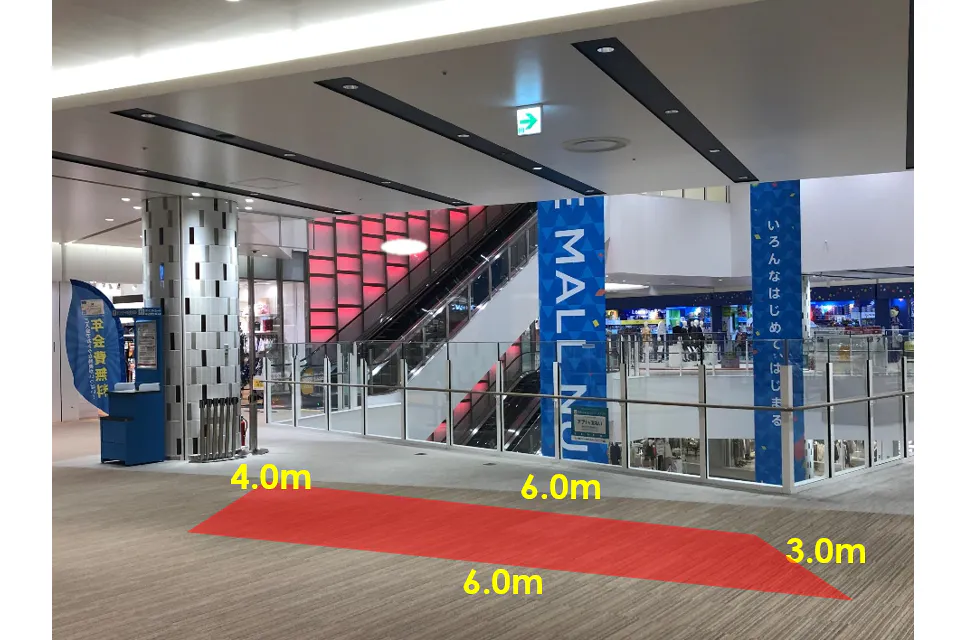 【ららぽーと沼津】3階 ひかりの広場吹き抜け東