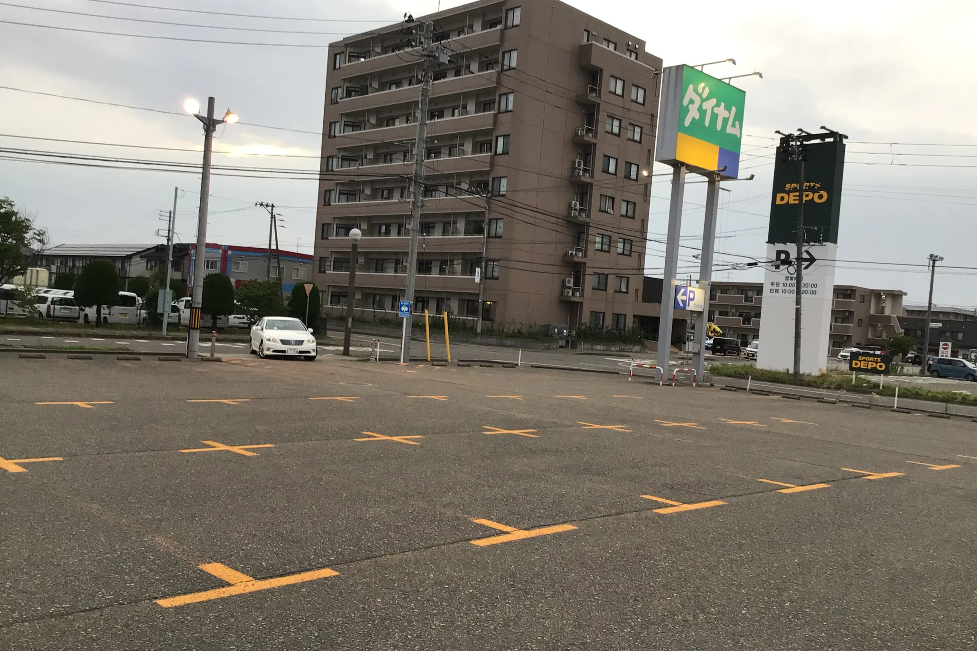 【ダイナム新潟上越インター店ゆったり館】キッチンカーやプロモーションイベントの開催に最適なアミューズメント施設のイベントスペース(駐車場)