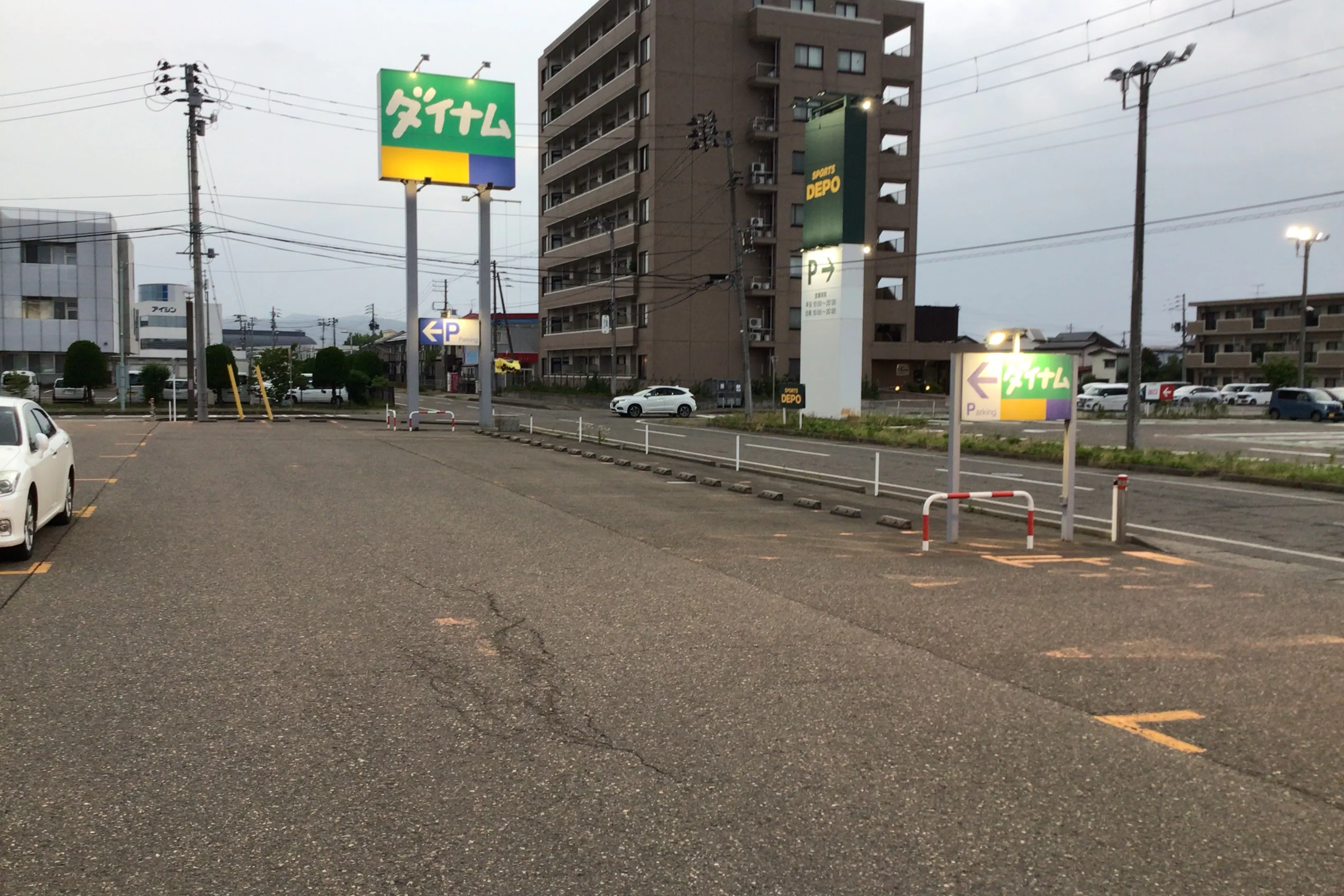 【ダイナム新潟上越インター店ゆったり館】キッチンカーやプロモーションイベントの開催に最適なアミューズメント施設のイベントスペース(駐車場)