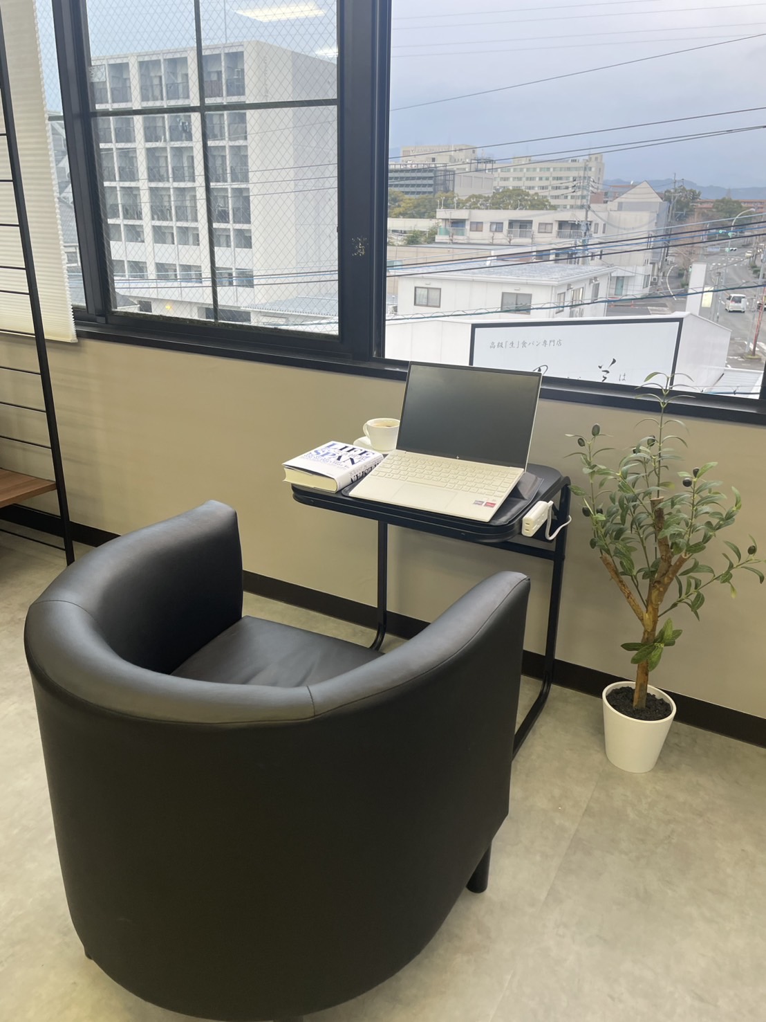 【佐賀県佐賀市】学生向けにSNS宣伝可能！懇親会や移動販売、ポップアップストアに最適な佐賀大学医学部近くのレンタルスペース「HIDEOUT」