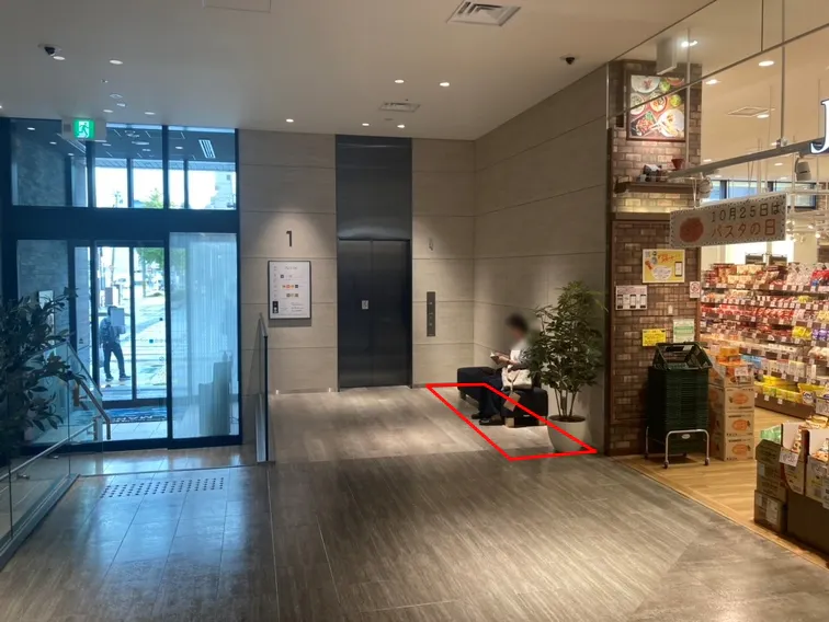 【マルート】小規模物販やワークショップ開催に最適な視認性の高い駅隣接商業施設内のイベントスペース