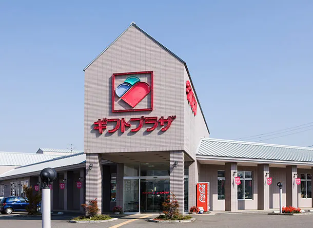 【ギフトプラザ会津店】物販ポップアップストア会場やアパレル・ファッション関連の展示会、携帯キャリアの出張プロモーションイベントに適したギフトショップ内入口付近のイベントスペースA(in shop)