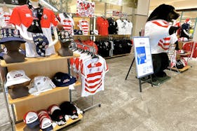 【アミュプラザおおいた】1F 流動の多い1Fインフォメーション入口横。食品・物販催事に最適なポップアップスペース