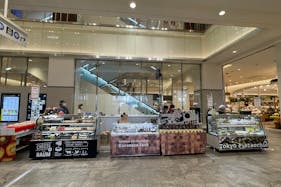 【アミュプラザおおいた】1F 流動の多い1Fインフォメーション入口横。食品・物販催事に最適なポップアップスペース