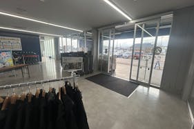 【スーパーセンタートライアル西条店】風除室