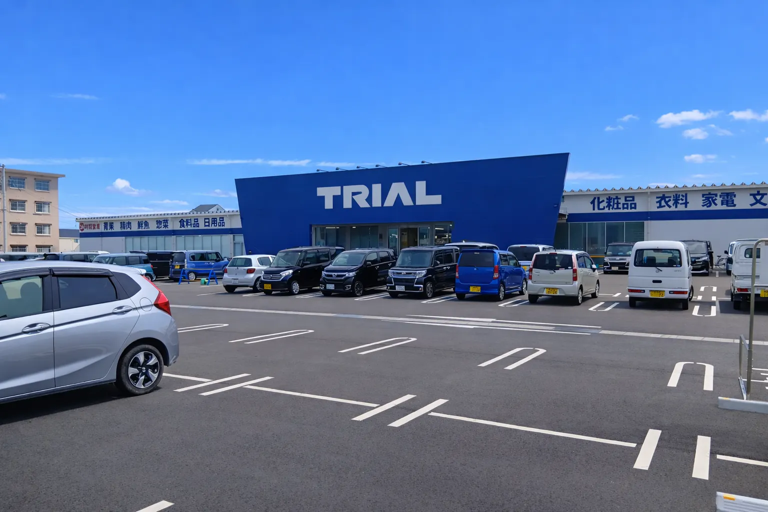 【スーパーセンタートライアル西条店】販促プロモ活動に最適な トライアル西条店『風除室』スペース（幅2ｍ×奥行1.3ｍ）の画像