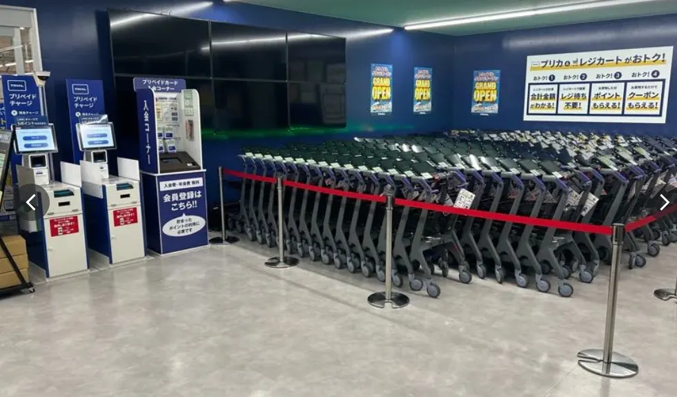 【スーパーセンタートライアル西条店】販促プロモ活動に最適な トライアル西条店『風除室』スペース（幅2ｍ×奥行1.3ｍ）