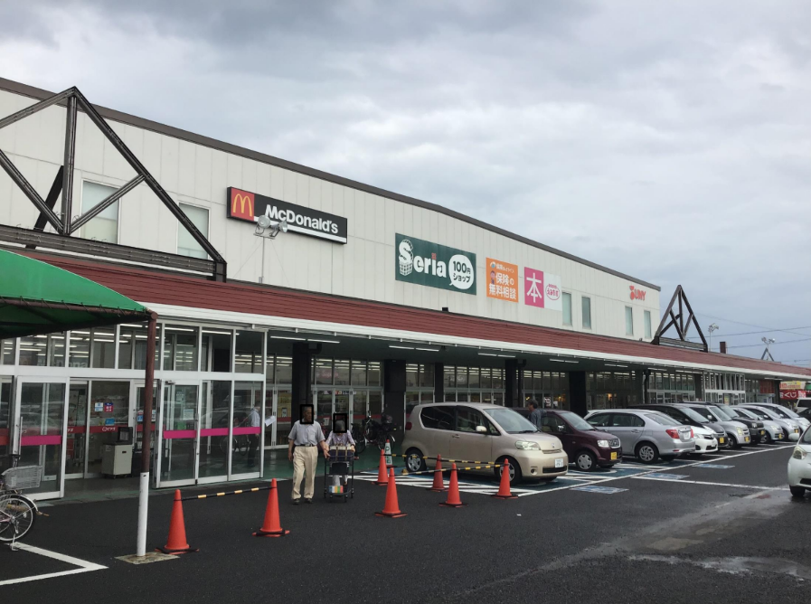 【ピアゴ八剱店】販促プロモーションや食物販に最適な1F南側風除室のイベントスペース