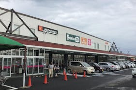 【ピアゴ八剱店】販促プロモーションや食物販に最適な1F南側風除室のイベントスペース