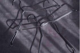 【下北沢駅5分】茶沢通りにある、無料什器も充実&自然光で明るい路面スペース/1日料金で12時間使用可!