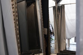 【下北沢駅5分】茶沢通りにある、無料什器も充実&自然光で明るい路面スペース/1日料金で12時間使用可!