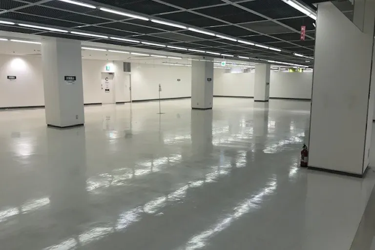 【西友 羽村店】3Fテナント100均・フィットネスフロア区画 プロモーション用途やギャラリー、展示系イベントに最適なスーパー店内催事イベントスペースの画像1