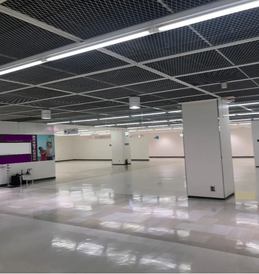 【西友 羽村店】3Fテナント100均・フィットネスフロア区画 プロモーション用途やギャラリー、展示系イベントに最適なスーパー店内催事イベントスペース