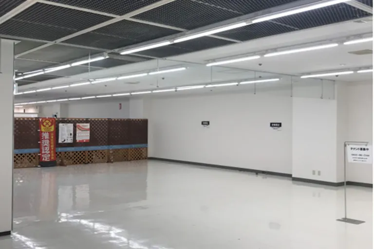 【西友 羽村店】3Fテナント100均・フィットネスフロア区画 プロモーション用途やギャラリー、展示系イベントに最適なスーパー店内催事イベントスペースの画像4