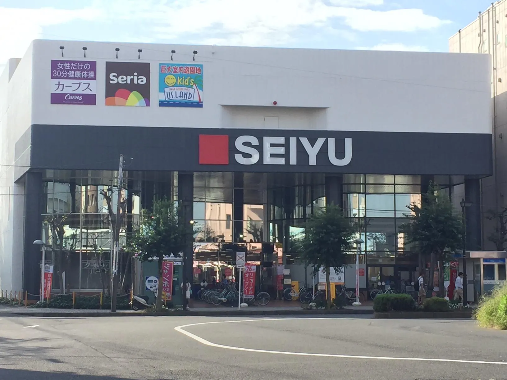 【西友 羽村店】3Fテナント100均・フィットネスフロア区画 プロモーション用途やギャラリー、展示系イベントに最適なスーパー店内催事イベントスペース