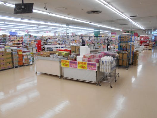 【アルク平川店】プロモーションイベントに最適なスーパーの店内レジ横のイベントスペース