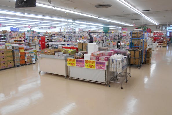 【アルク平川店】プロモーションイベントに最適なスーパーの店内レジ横のイベントスペース