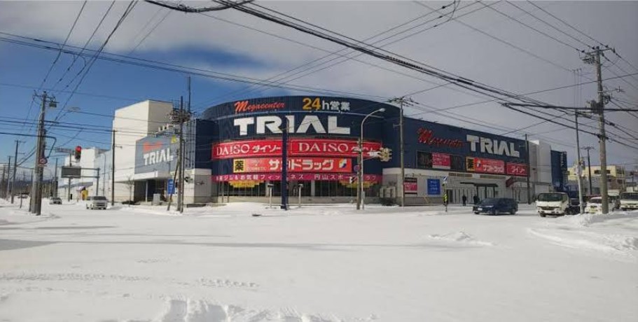 【メガセンタートライアル伏古店】販促プロモーションやポップアップストアに最適なレジアウト「Ⓑスペース」