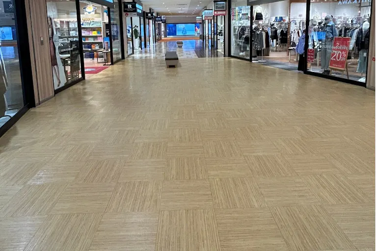 【三井アウトレットパーク 札幌北広島】メープル•モール2F PUMA OUTLET前の画像1
