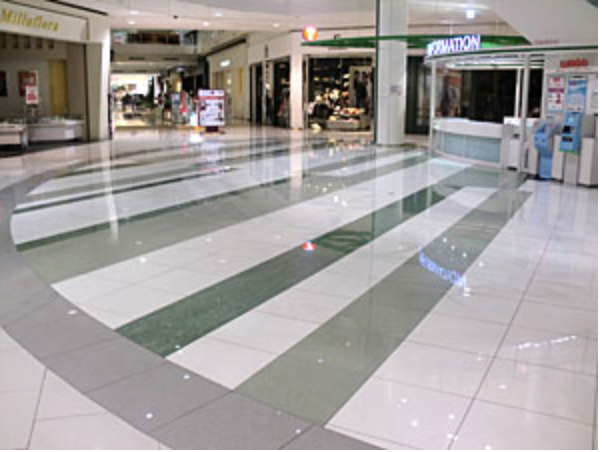 【イオンモール甲府昭和】ほたる広場