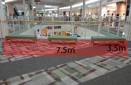 【イオンモール神戸北】2F さつきブリッジ（ｲﾝｸﾞ前）※ベンチ有