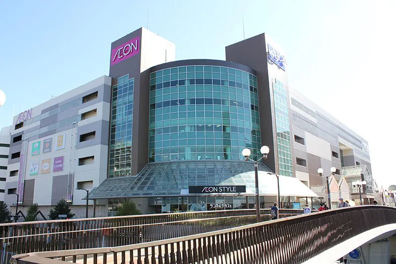 【ゆみ~る鎌取ショッピングセンター】キッチンカーでの出店に最適な施設出入口付近にある半屋外スペース②