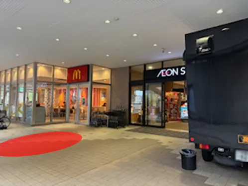 【ゆみ~る鎌取ショッピングセンター】キッチンカーでの出店に最適な施設出入口付近にある半屋外スペース②