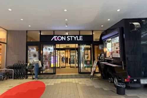 【ゆみ~る鎌取ショッピングセンター】キッチンカーでの出店に最適な施設出入口付近にある半屋外スペース②