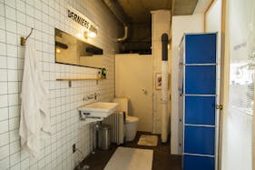 【六本木駅5分】撮影会やロケ、招待制の展示会に最適な開放感のある海外風イベントスペース