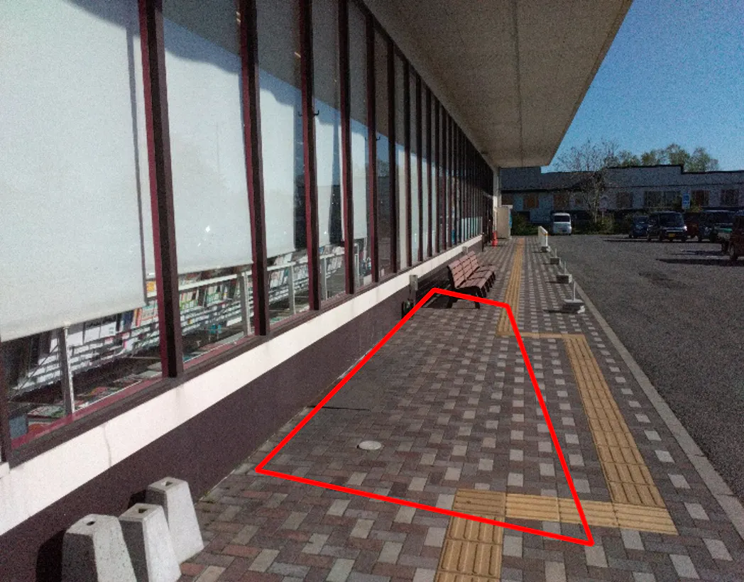 【マックスバリュ能代北店】店舗軒下 販促プロモーションや物販に最適なスーパー店外催事イベントスペース