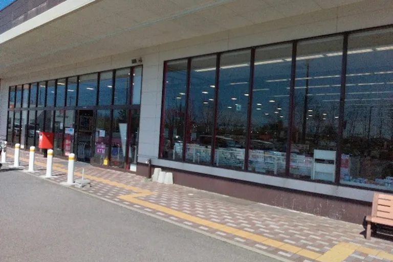 【マックスバリュ能代北店】店舗軒下 販促プロモーションや物販に最適なスーパー店外催事イベントスペースの画像3