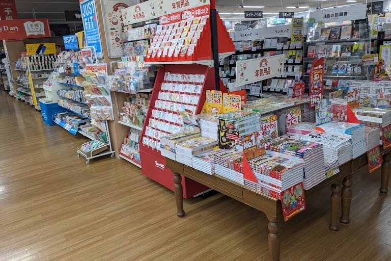 【フタバ図書TSUTAYA GIGAフレスタモール岩国店】物販に最適な店舗入口前のイベントスペースの画像5