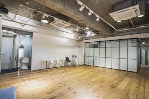 【渋谷駅5分】白壁×フローリングで展示会やポップアップストアに最適なレンタルスタジオ