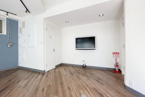 【藤沢駅6分】ポップアップや展示会、物販に最適な路面ガラス張り視認性が高い東横インの目の前のスペース