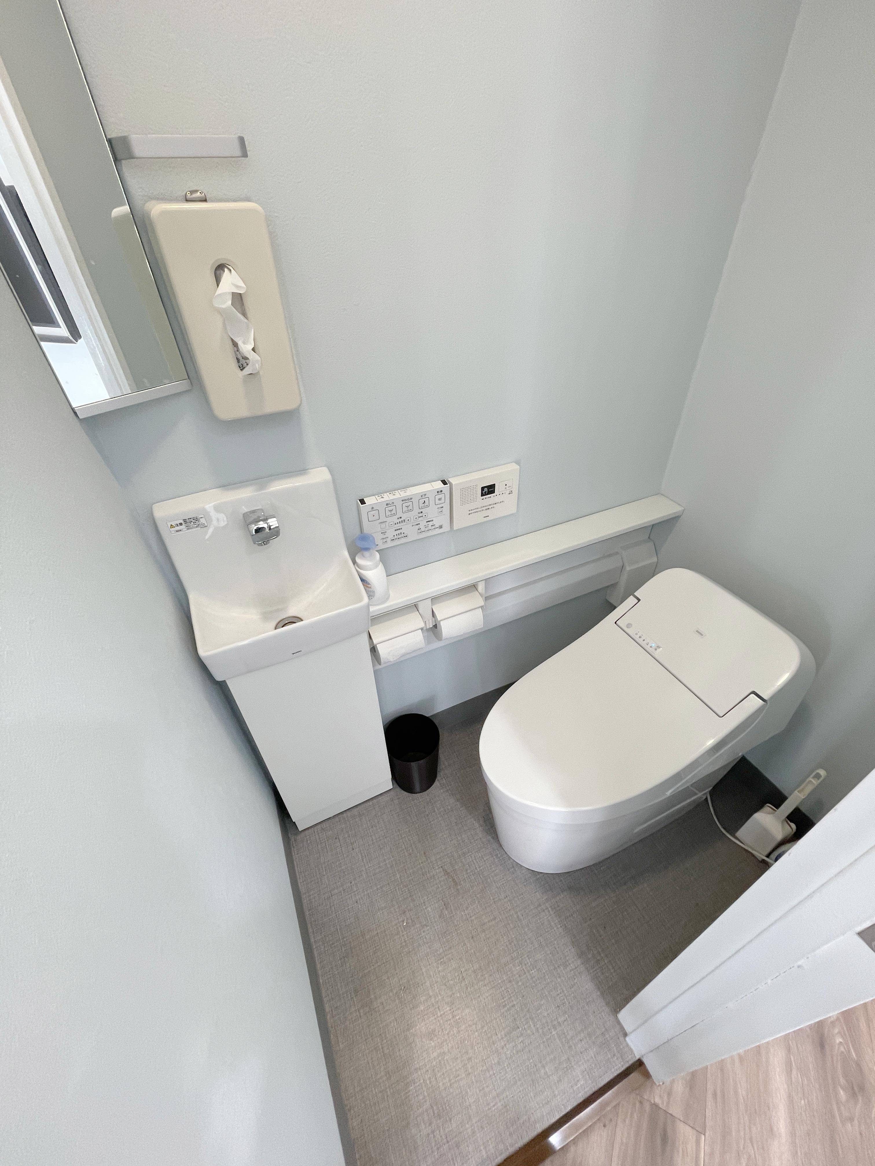 【藤沢駅6分】ポップアップや展示会、物販に最適な路面ガラス張り視認性が高い東横インの目の前のスペース