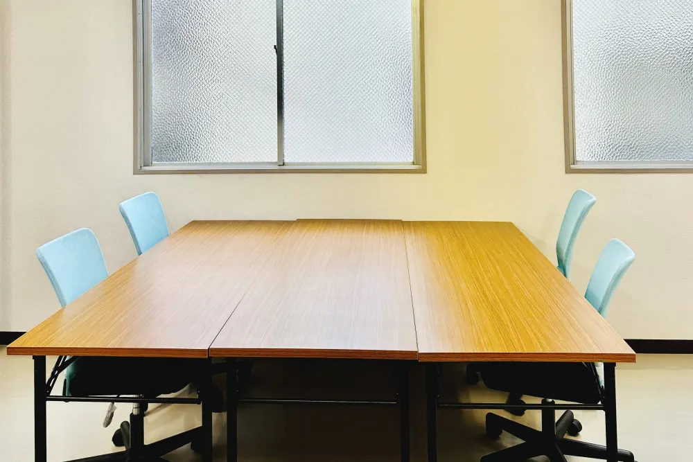 【水道町駅2分】ワークショップや撮影、招待制のイベントにも利用可能な熊本ビジネス街のど真ん中にある会議室スペース