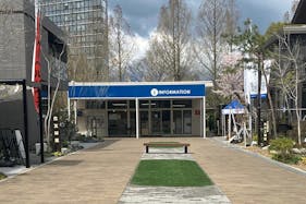 【びわ湖大津プリンスホテル住宅博】小規模ポップアップやプロモーションイベント等最適な住宅展示場内のインフォメーション前にある屋外イベントスペース①