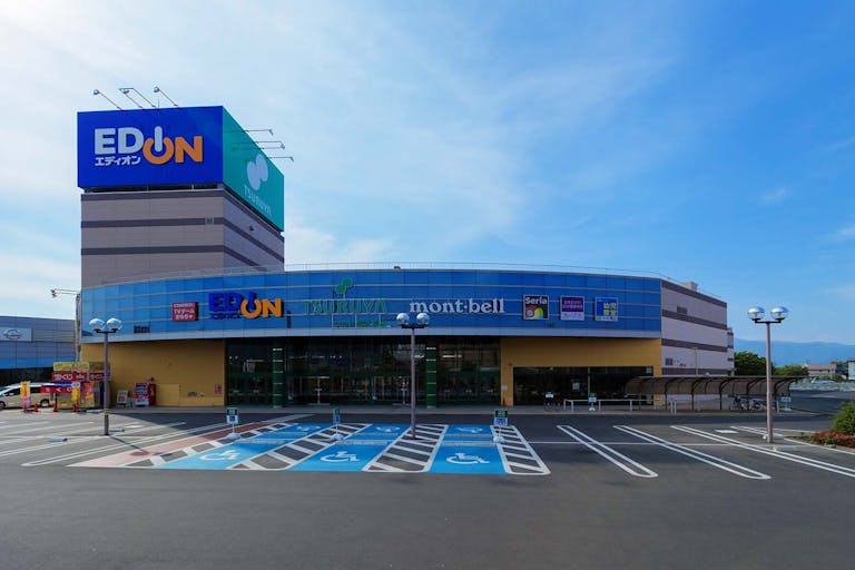 【青木島ショッピングパーク】ポップアップストアやセールスプロモーションに最適な施設中央の視認性の高いイベントスペース(③区画)の画像2