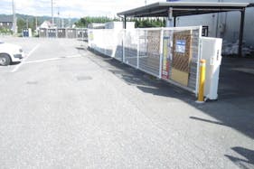 【サンデー長井店】屋外駐車場 キッチンカーの出店に最適なホームセンター内駐車場の屋外イベントスペース