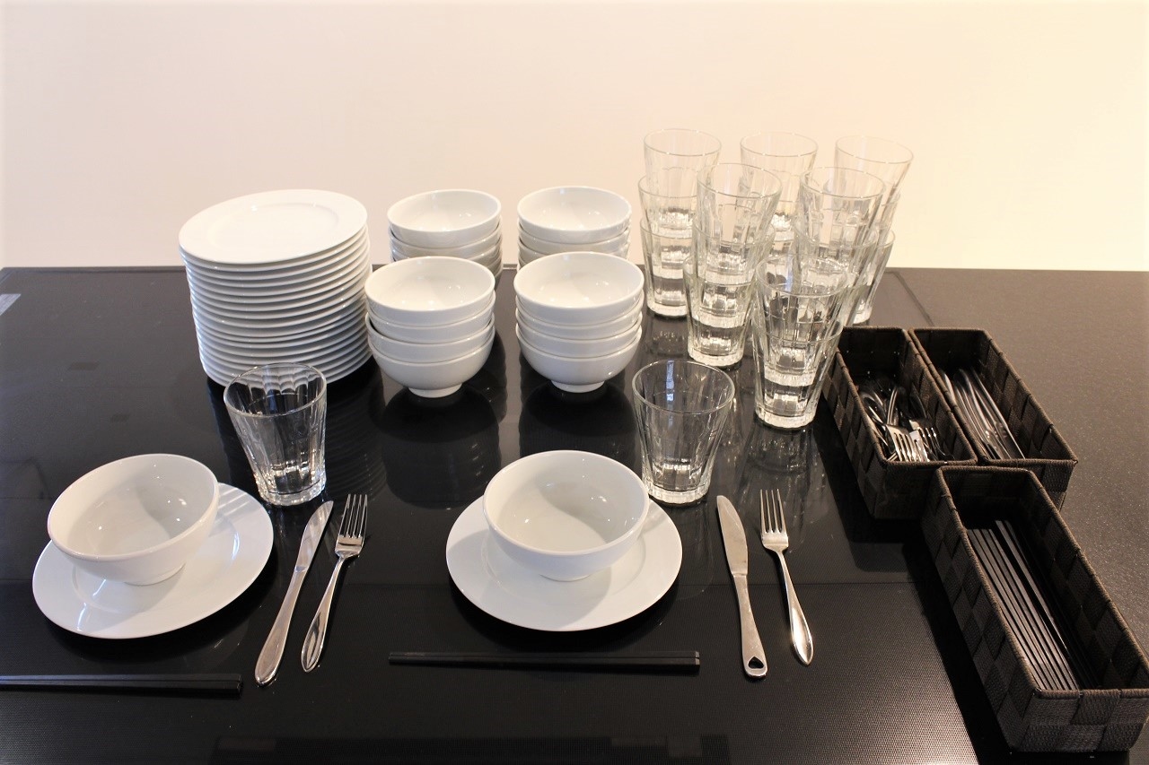 【400円】陶器食器＆カトラリー２０個セット