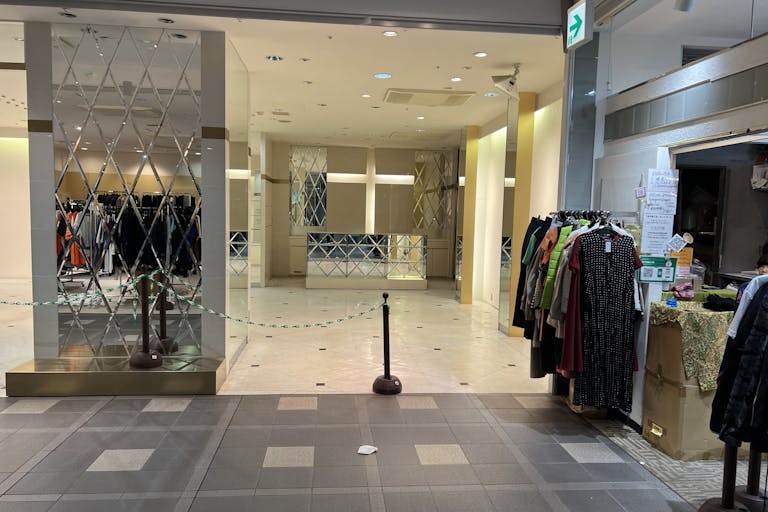 【町田センタービル 1階/町田駅1分】展示会やプロモーション、買取催事等に最適な白を基調とした内装のイベントスペースの画像2