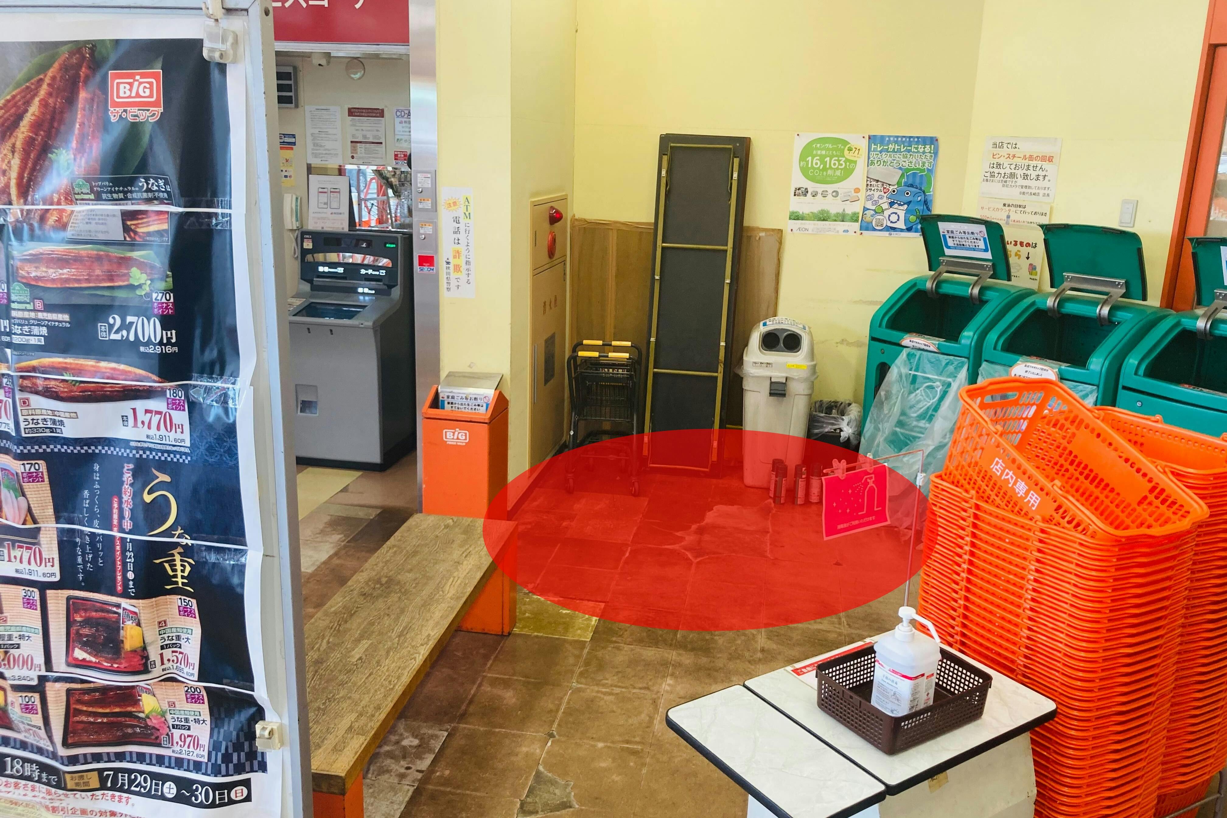 【ザ・ビッグ能代長崎店】各種プロモーションイベントに最適な店舗入口付近にあるイベントスペース