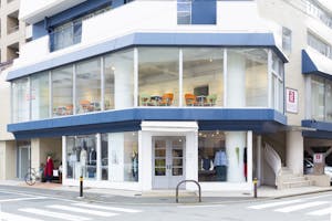 【薬院駅5分】展示会や個展に最適な薬院エリアにある清潔感あふれるレンタルスペース