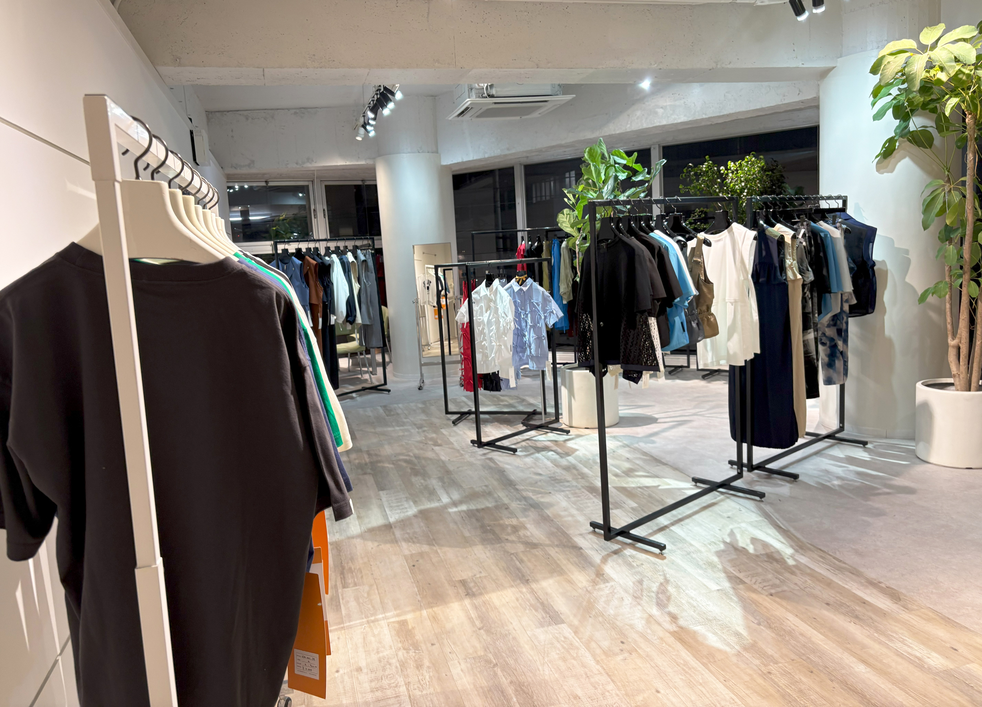 ご利用いただいているアパレルのお客様の展示会です