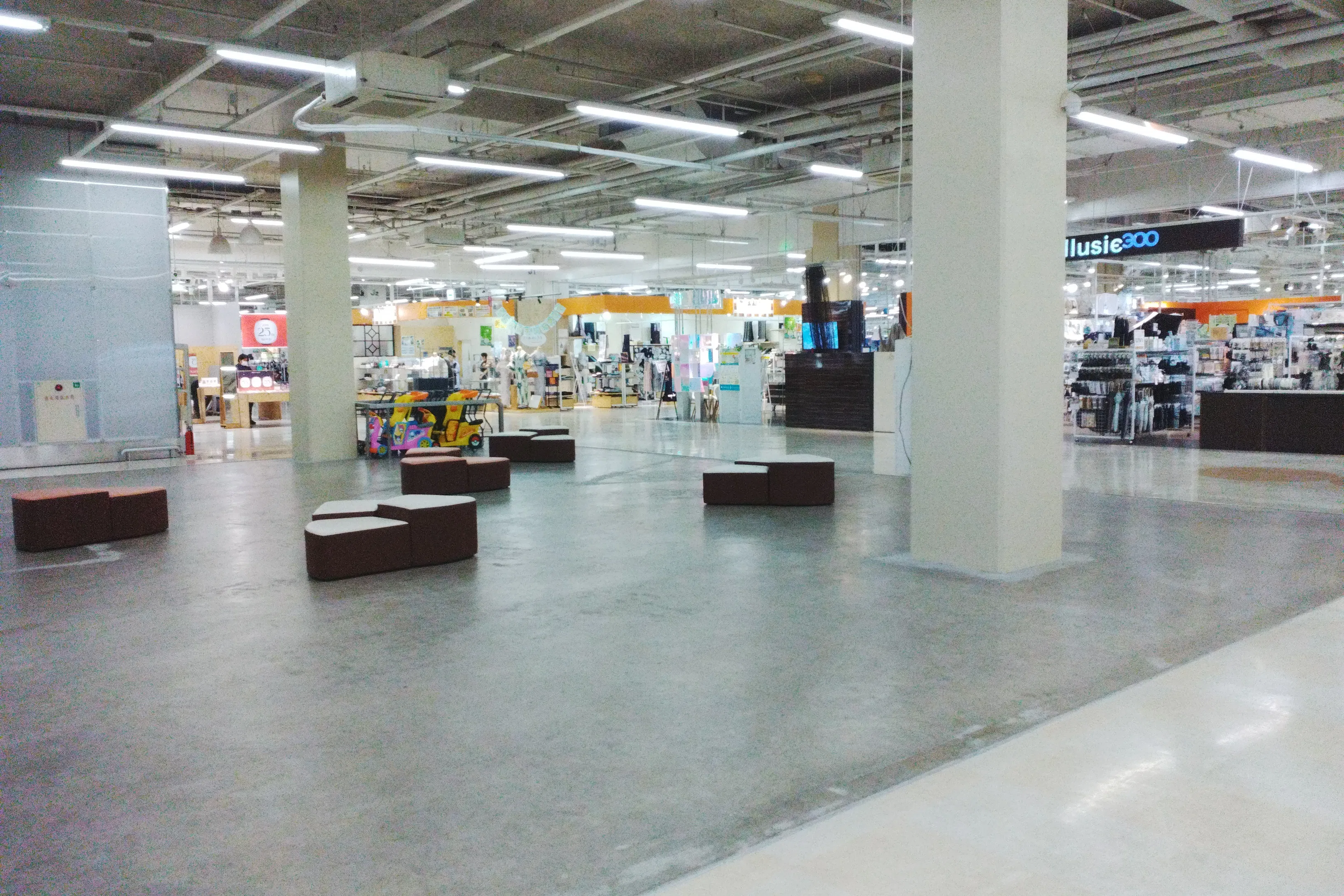 【イオン上磯店】エレベーター横特設会場