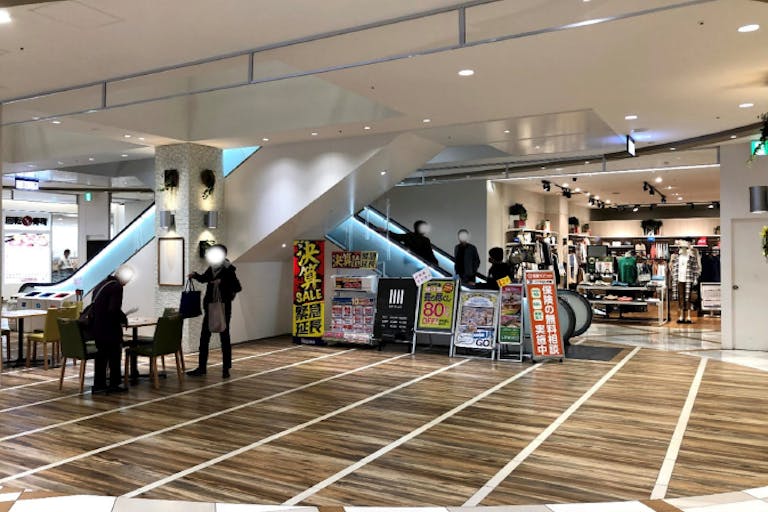 【キテラタウン調布】プロモーションや催事に適した注目度の高い1階イベントスペース(休憩スペース)の画像1