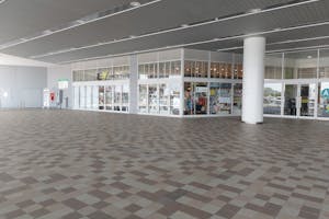 【イオンモール福岡】メインプラザ入口