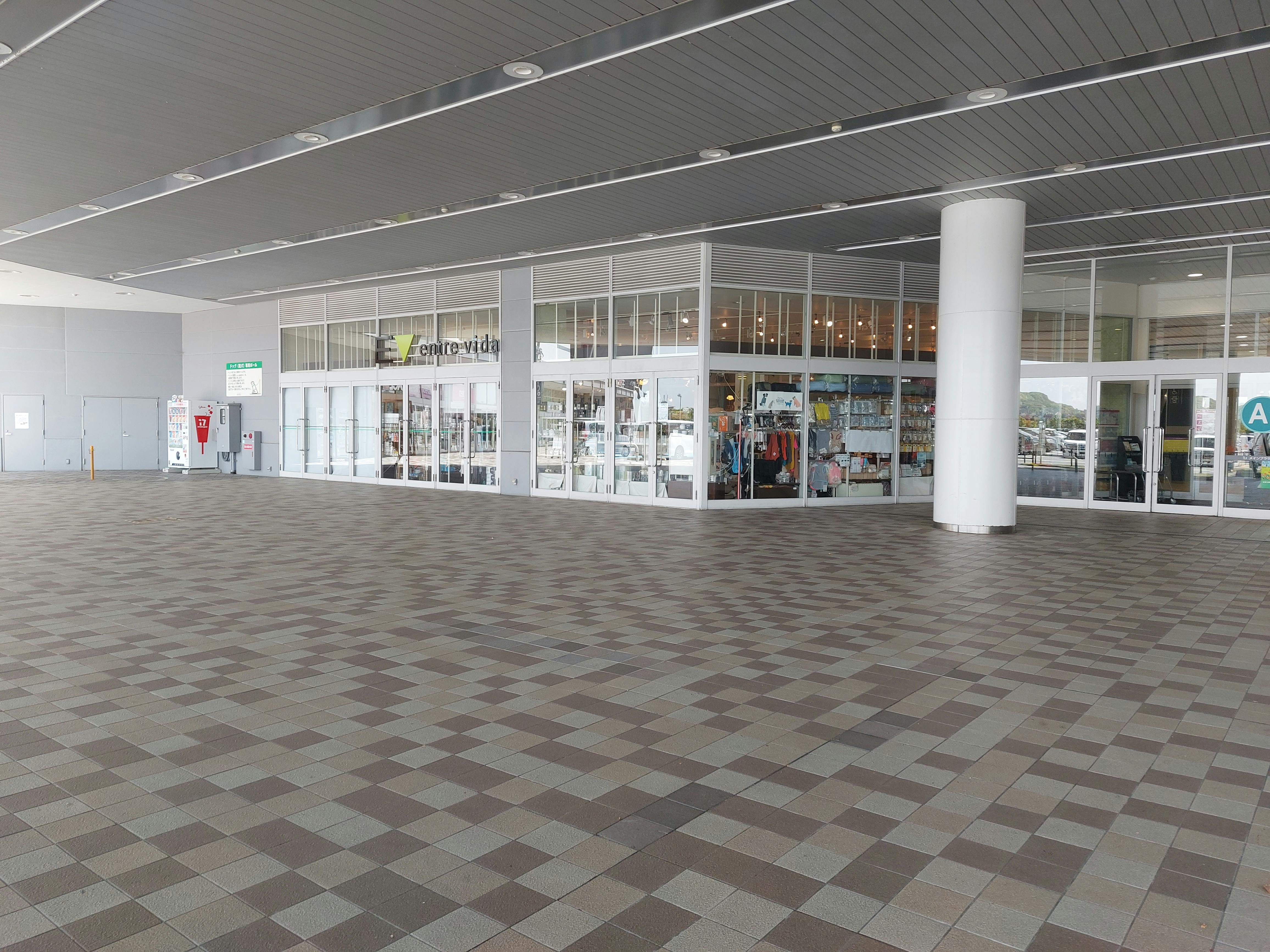 【イオンモール福岡】メインプラザ入口の画像