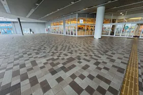【イオンモール福岡】メインプラザ入口